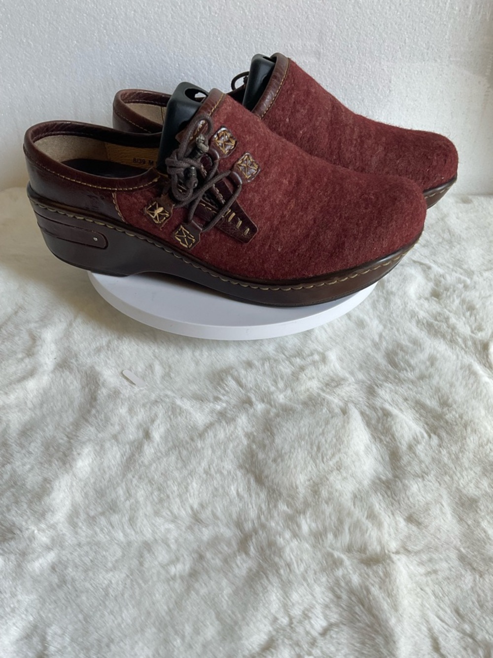 Born W52058 Women's Burgundy Wool & Leather Platform Clog - Size 8/39M